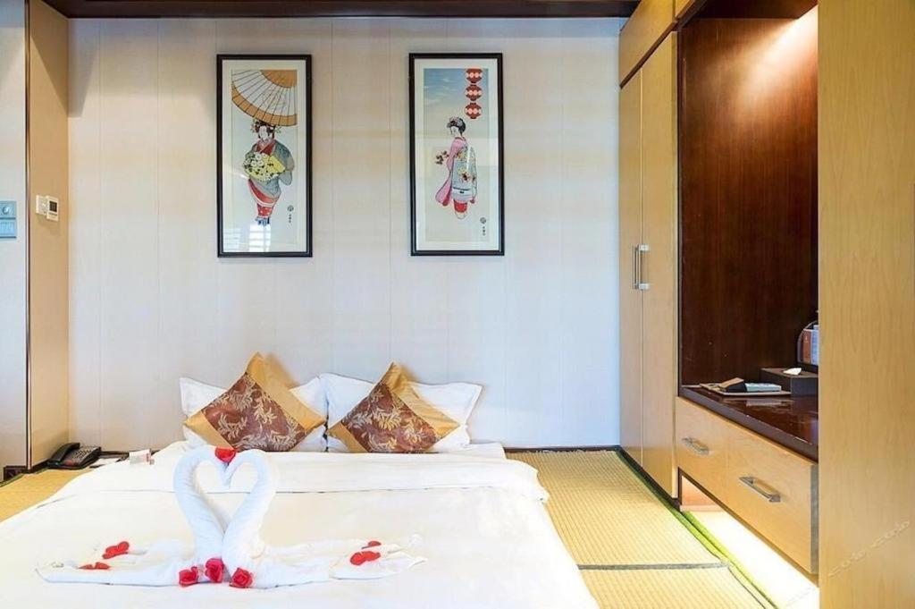 Suzhou Phoenix Hotspring Resort Zhangjiagang Esterno foto