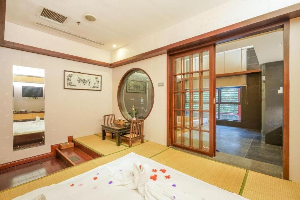 Suzhou Phoenix Hotspring Resort Zhangjiagang Esterno foto